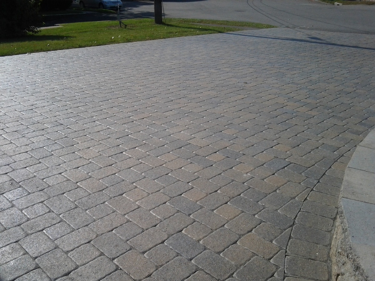new-paver-driveway lcmplus