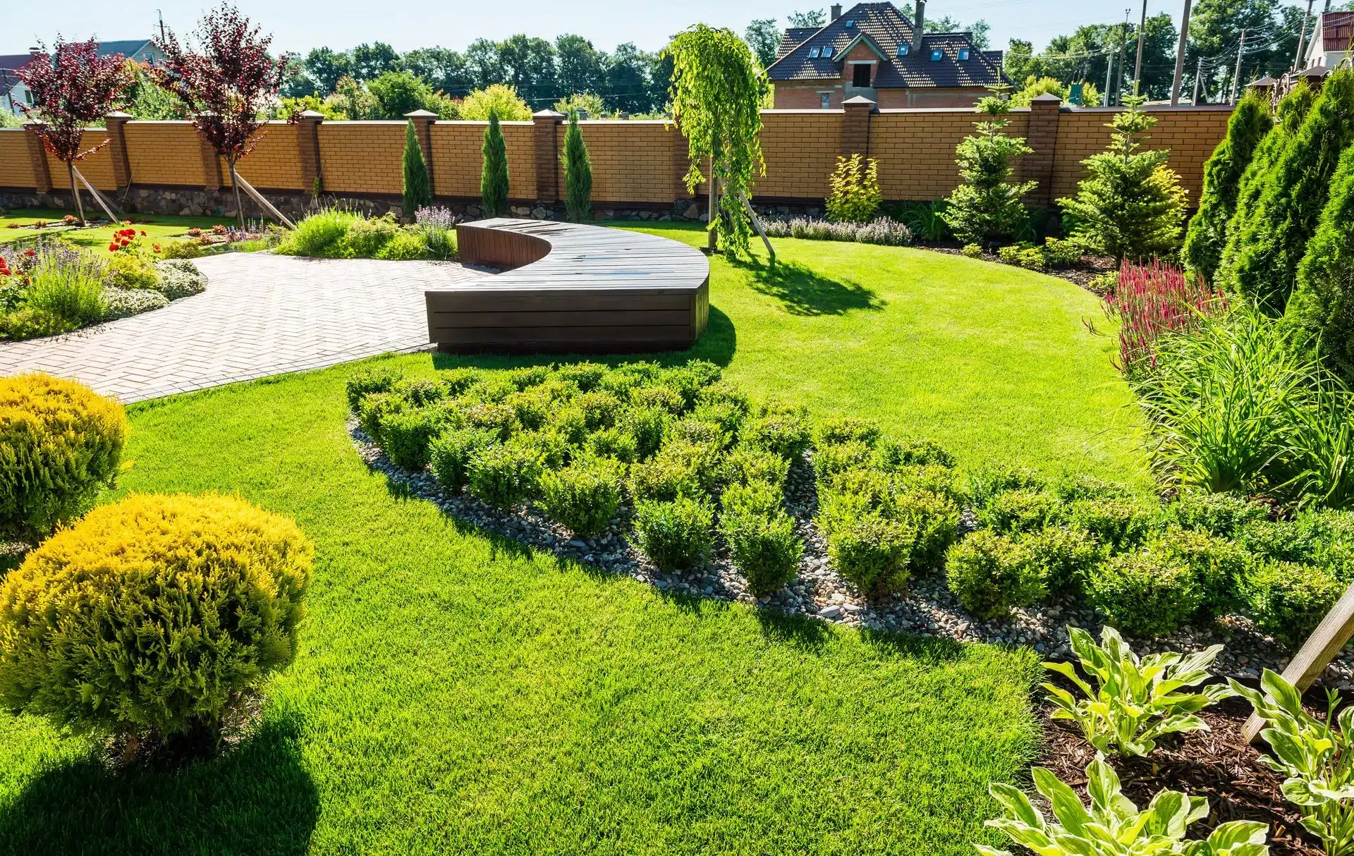 RSshutterstock_386429833-1920w landscaping services